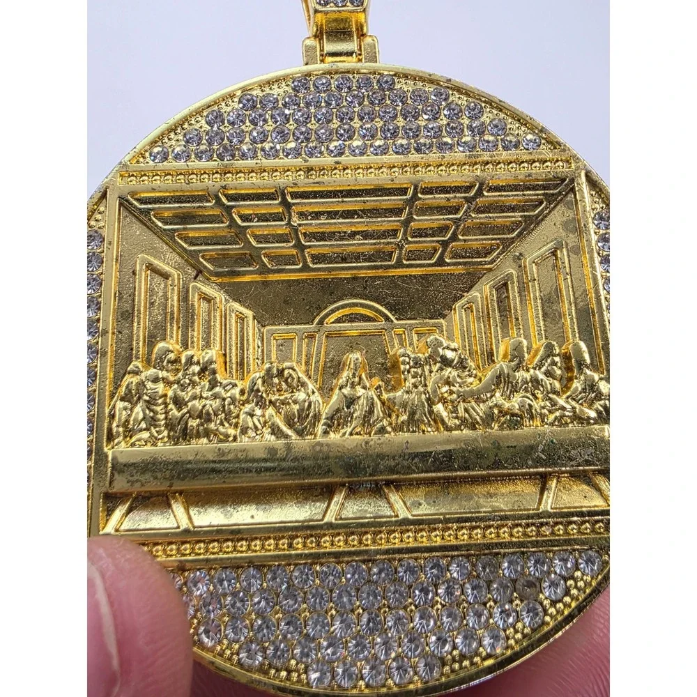 N/A gold tone